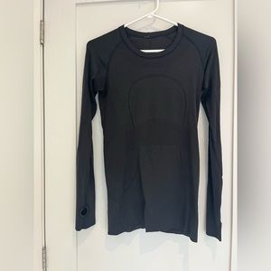 Lululemon swiftly tech long sleeve shirt size small